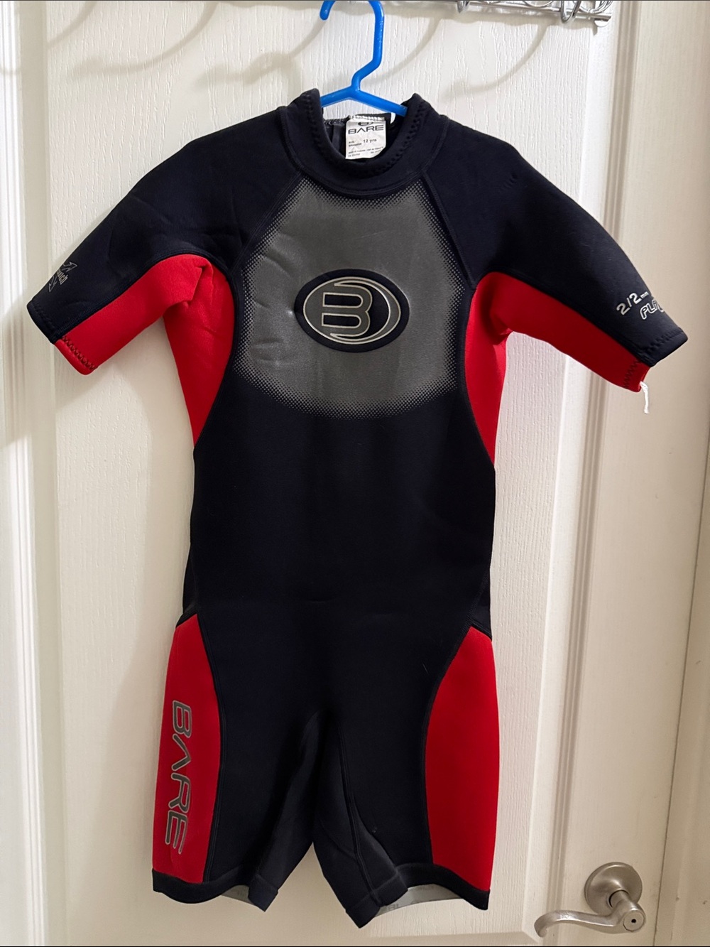 Kids Shorty Wetsuit in Black & Red